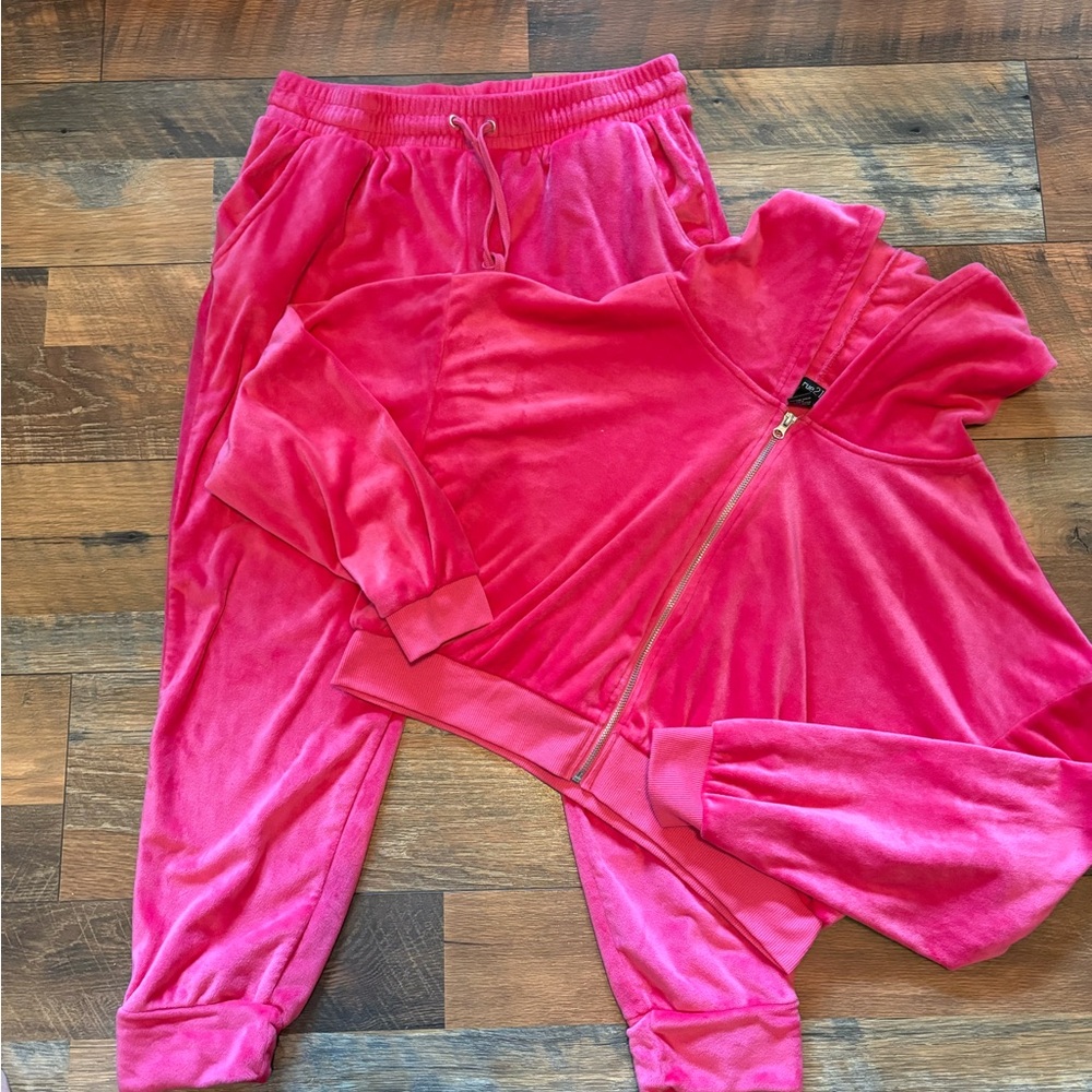 Rue21 Pink Velour Cropped Zip-Up Hoodie and Jogger Set